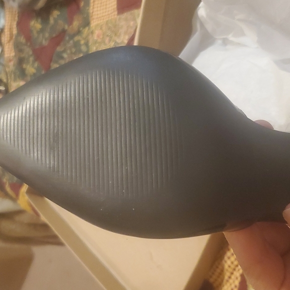 Steve Madden Valid Paten leather heels slightly used - Picture 4 of 4